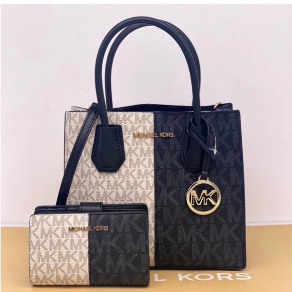 Michael Kors Mercer
Medium Two-Tone Logo
Crossbody Bag And Wallet
Set - Picture 12 of 15